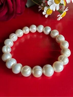 Classic White Pearl Stretch Bracelet - Women Jewelry